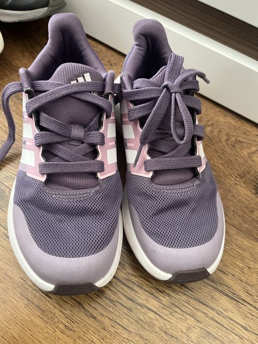 Маратонки Adidas за момиче