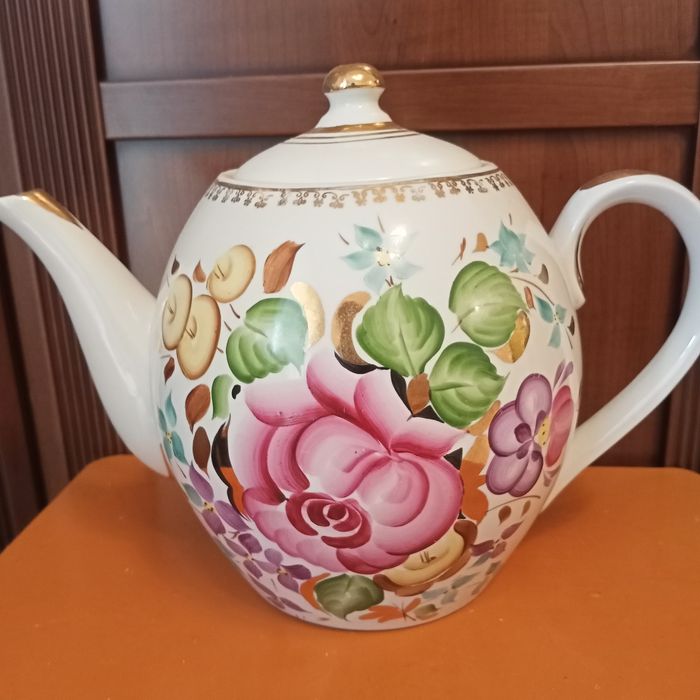 Чайник роскошный