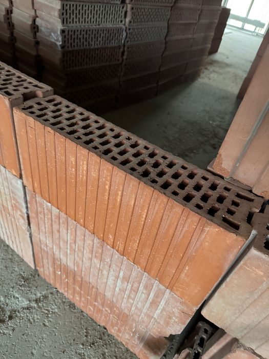 Кирпич (керамоблок)