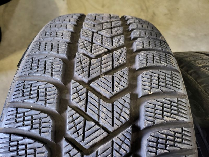 235/50/19 PIRELLI 4бр