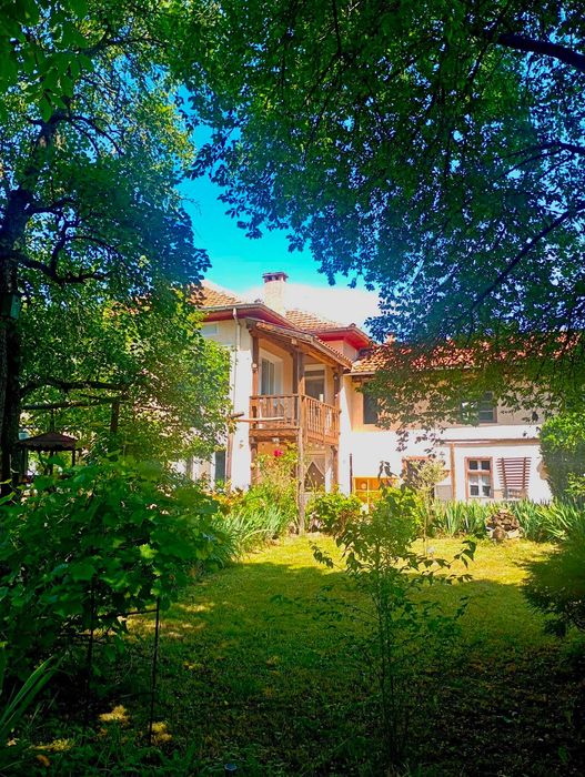 ПРОДАВА СЕ ПЛАНИНСКИ ДОМ В С. ЯНТРА, ОБЛ. ГАБРОВО . В живописния Страженски пролом на река Янтра