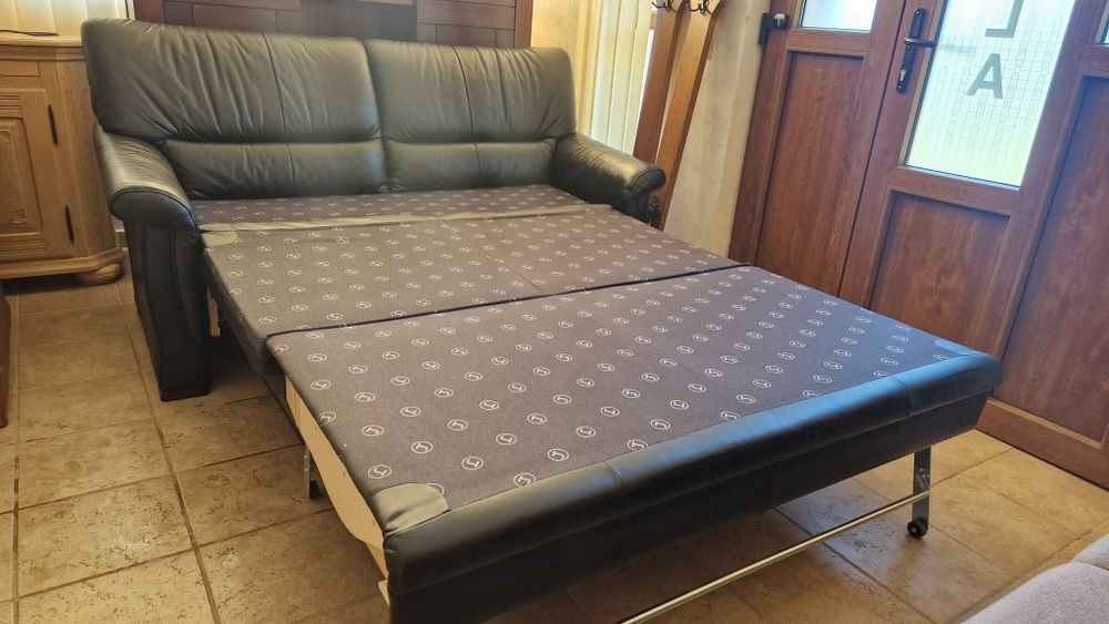 Canapea extensibilă din piele