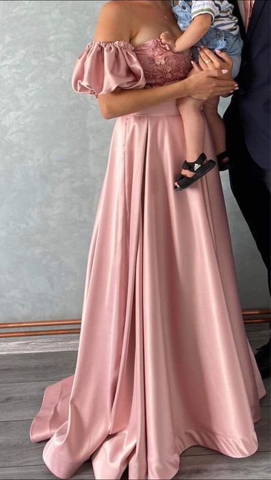 Rochita elegantă făcut la comanda mărimea s