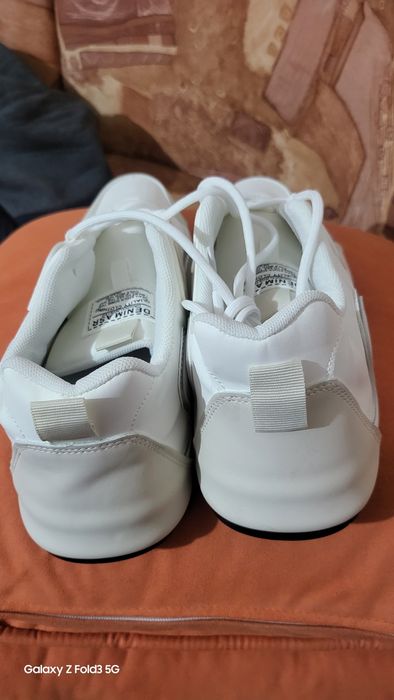 Продавам маратонки !