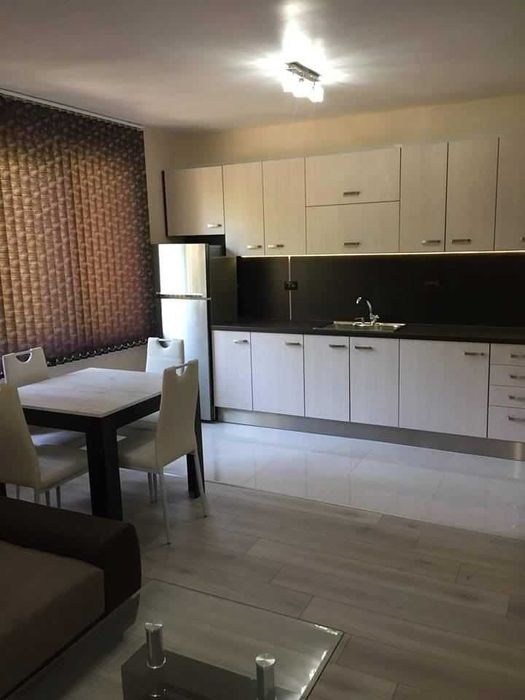 Дава се под наем Тристаен апартамент в Пловдив, Център - 110 кв.м за 714 € - Снимка #2
