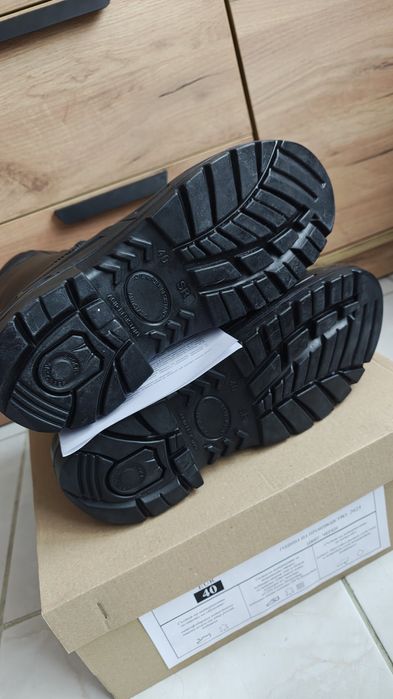 Български военни кубинки от естествена кожа чисто нови  40 номер