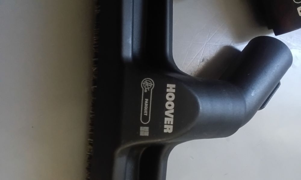 Aspirator Hoover model TWDH1400 011 putin utilizat