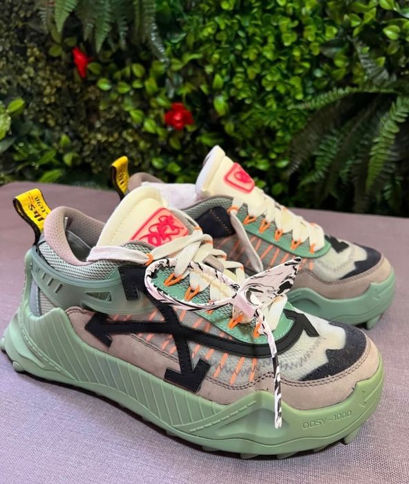 Adidasi off white odsy 1000