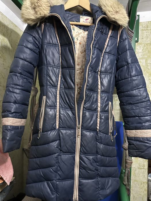 Продаются куртки б/у,2-кожаные.7-обычные.За все 200тысяч.