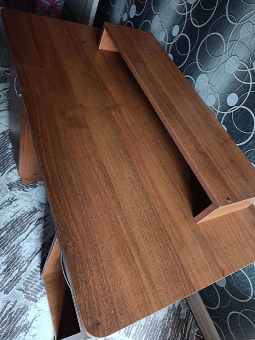 Стол письменный/компьютерный