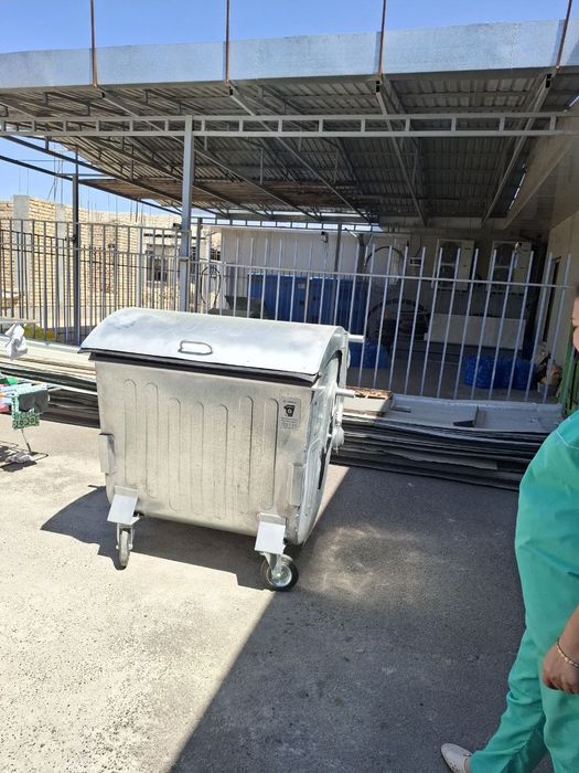 Мусорный контейнер 1100 литров оцинкованный