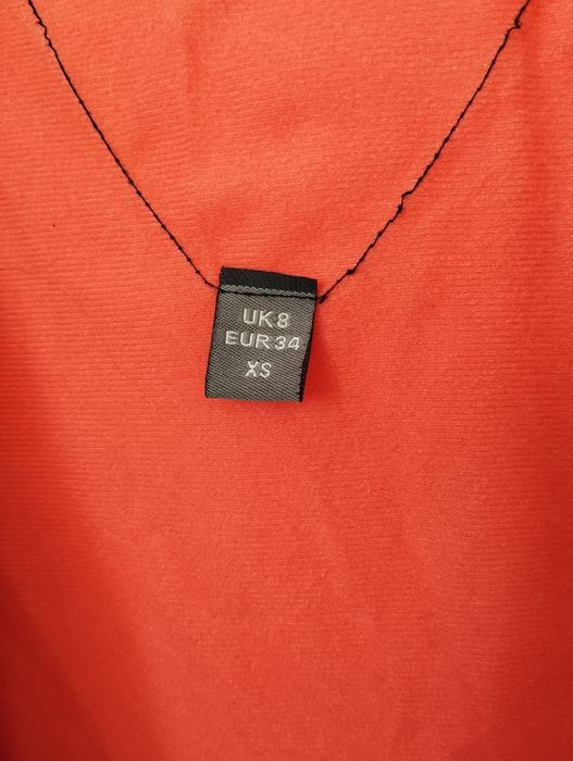 Geaca impermeabila mărimea xs