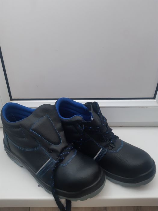 Продам мужские ботинки новые за 4000