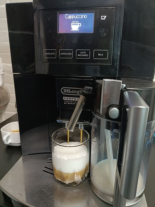 Espressor automat , aparat de cafea DeLonghi Perfecta Cappuccino