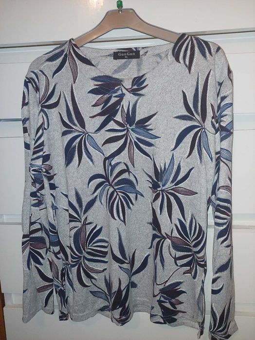 Bluza gri cu model cu frunze, nou TRANSPORT GRATUIT