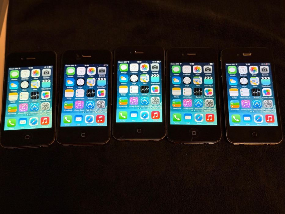 iPhone 4 cu mici defecte pret Fix