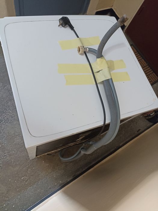 Съдомиялна Indesit