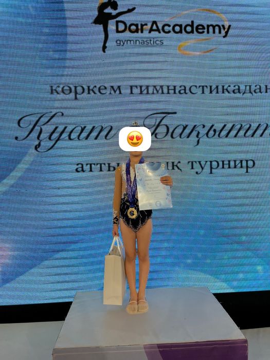 Продам гимнастический купальник