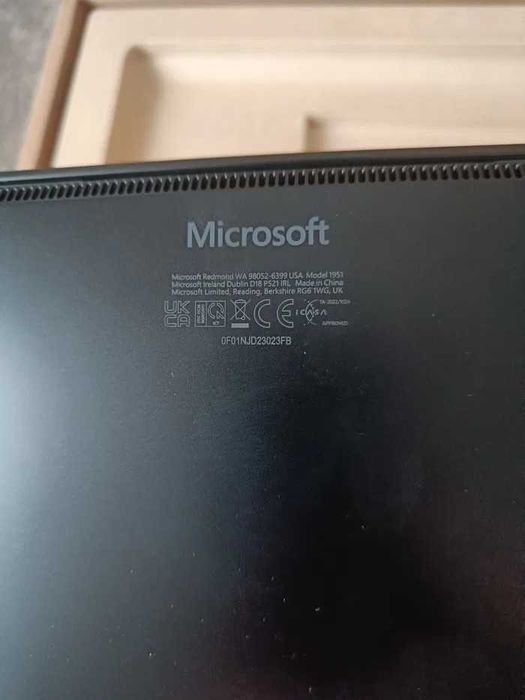 Microsoft Surface 5 • i7-1255U • 32GB • 512GB • 13.5" 2256x1504 • Nou