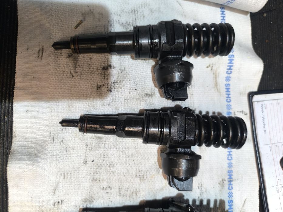 Injectoare 2.0 tdi BPW / BSS Audi A4 B7 Skoda Superb 1