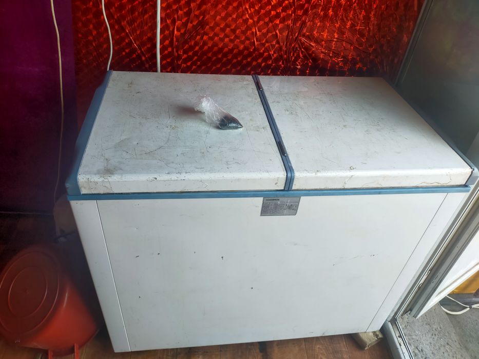 балмұздақ апарат, үш көздік су атқылаитын. попкорм бірге сатылады