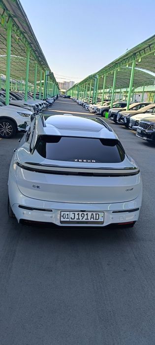 Zeekr 007gt сотилади