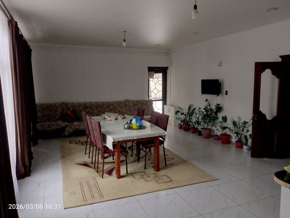 Продам дом  и красного кирпича.