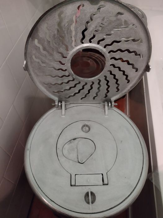 Печка Чудо на твърдо гориво с казанче