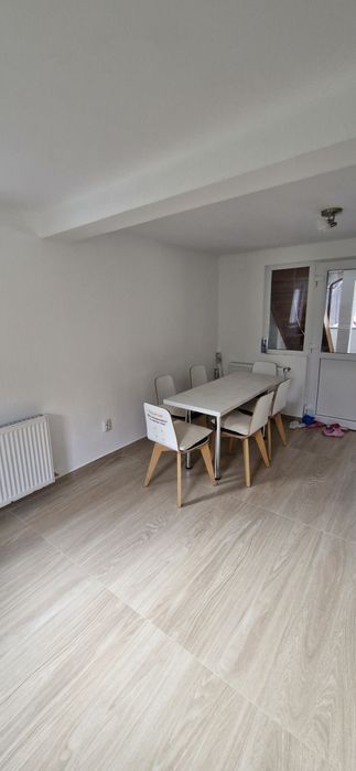 Apartament la curte/Chirie pe termen lung / Zamora/