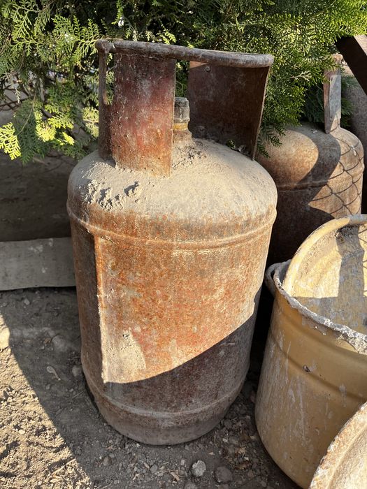 Продам маленький газовый баллон.