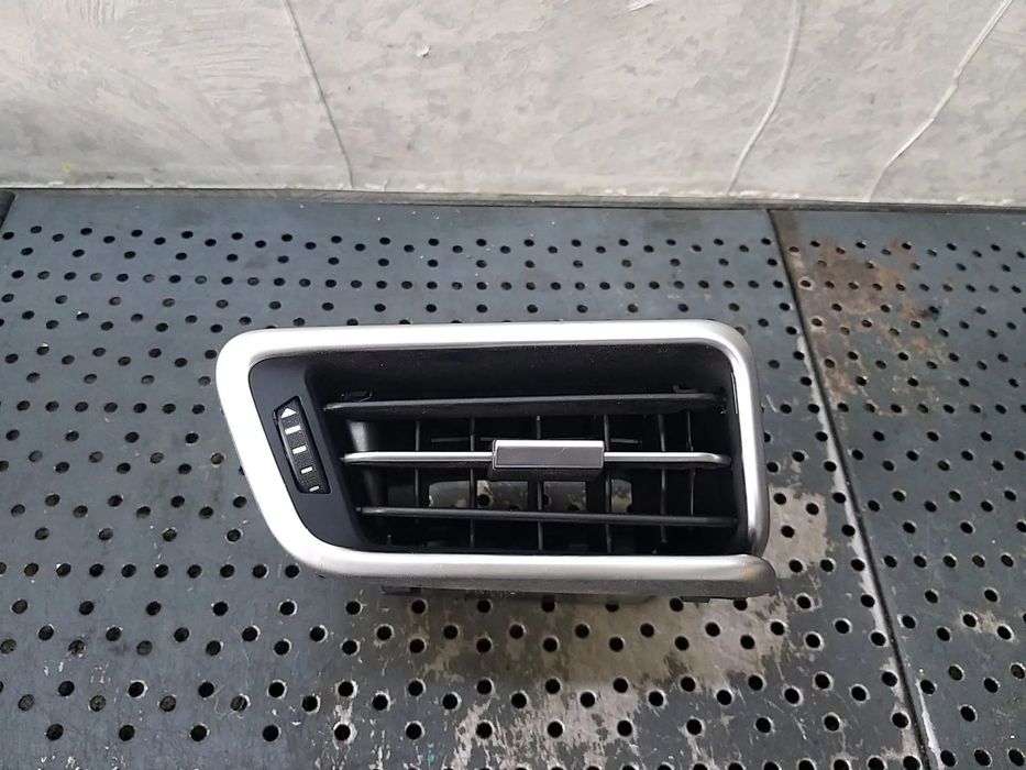 Grila ventilatie bord stanga maserati ghibli m157 089050300101 6700190620