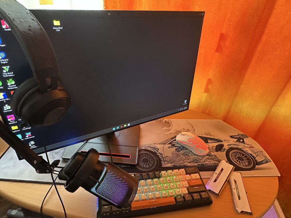 Vand unitate pc gaming + periferice