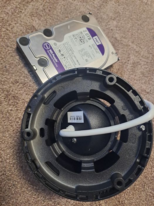 Cameră HikVision+memorie 2 Tera