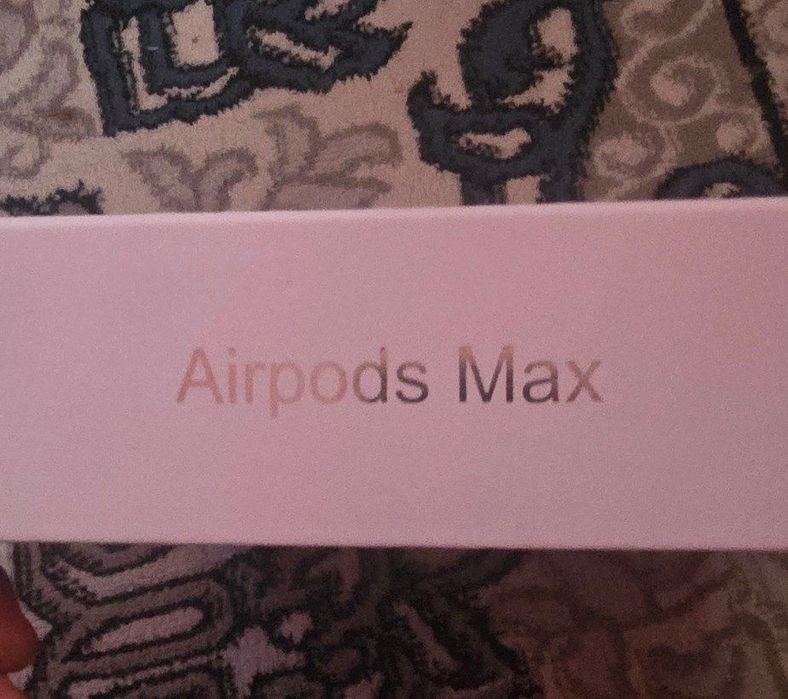 Продам AirPods Max