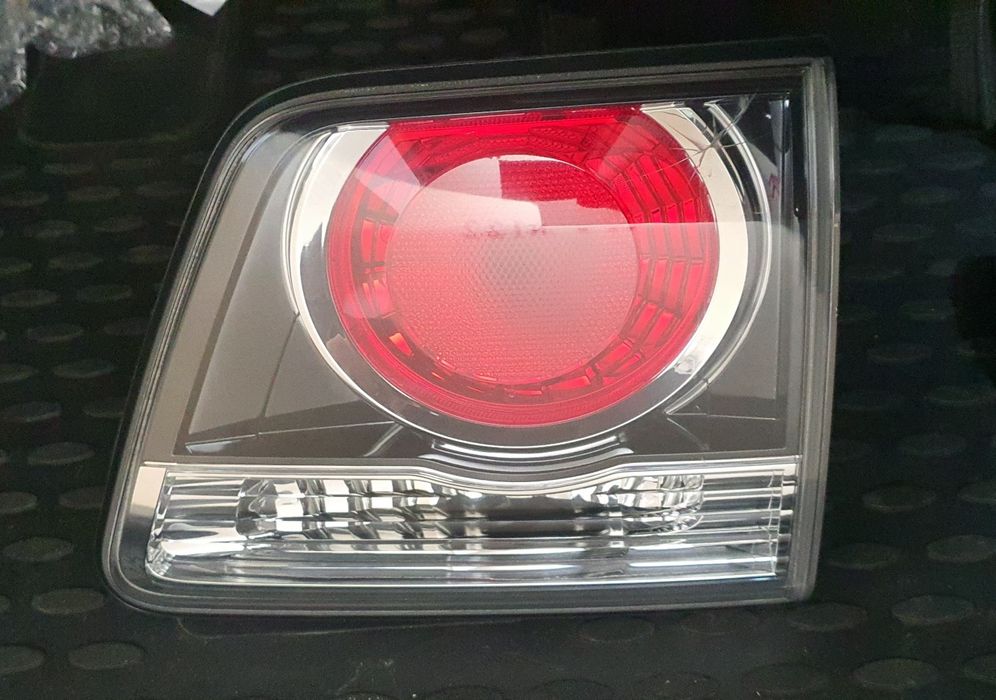 Задний правый фонарь на Toyota Fortuner