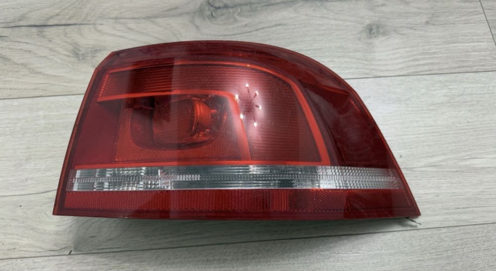 Stop/tripla spate dreapta aripa Volkswagen Passat B7 Variant - fara led