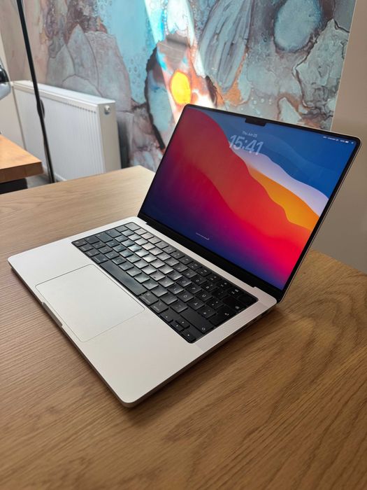 MacBook Pro M3 Pro 14” | 18GB RAM | 1TB SSD | Silver Bucuresti