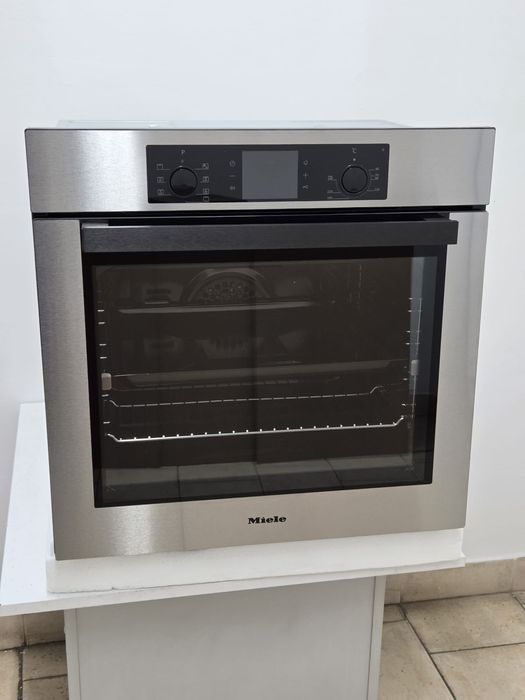 Miele/Миеле/ Нова фурна за вграждане