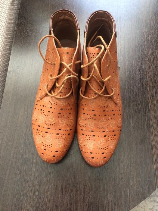 Продам ботинки весенние!