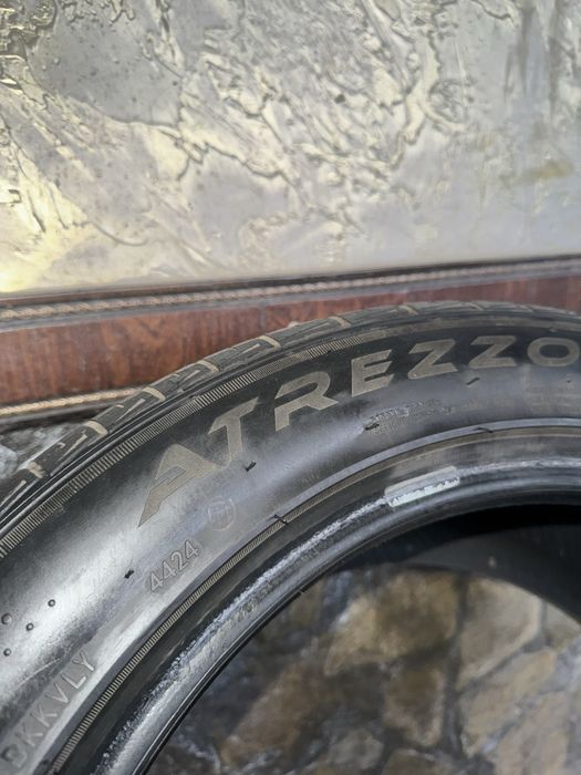 Продам резину 215/55Р17 Sailun