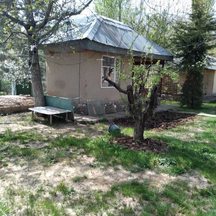 Продается дача 8+30 сот  в горах Хумсан