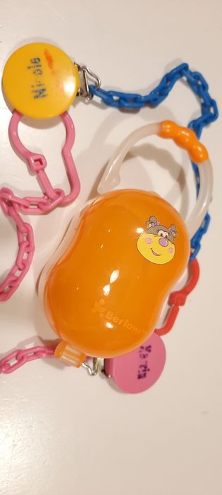 Кутийка и два клипса за биберон