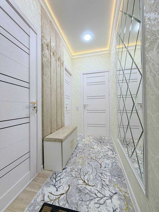 Чиланзарский район рядом метро Чиланзар / срочный вариант / 2в3 Id07