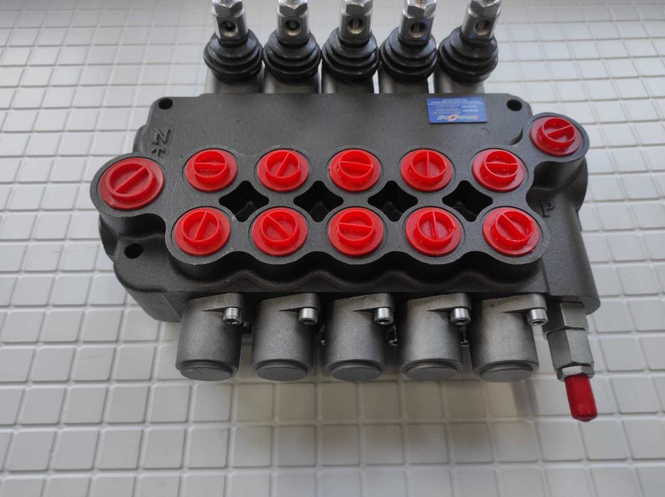 Гидрораспределитель опор 5Р80 на Автокран