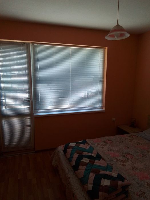 Двустаен в район   л. к. Тракия под наем  Дългосрочно . Без посредници