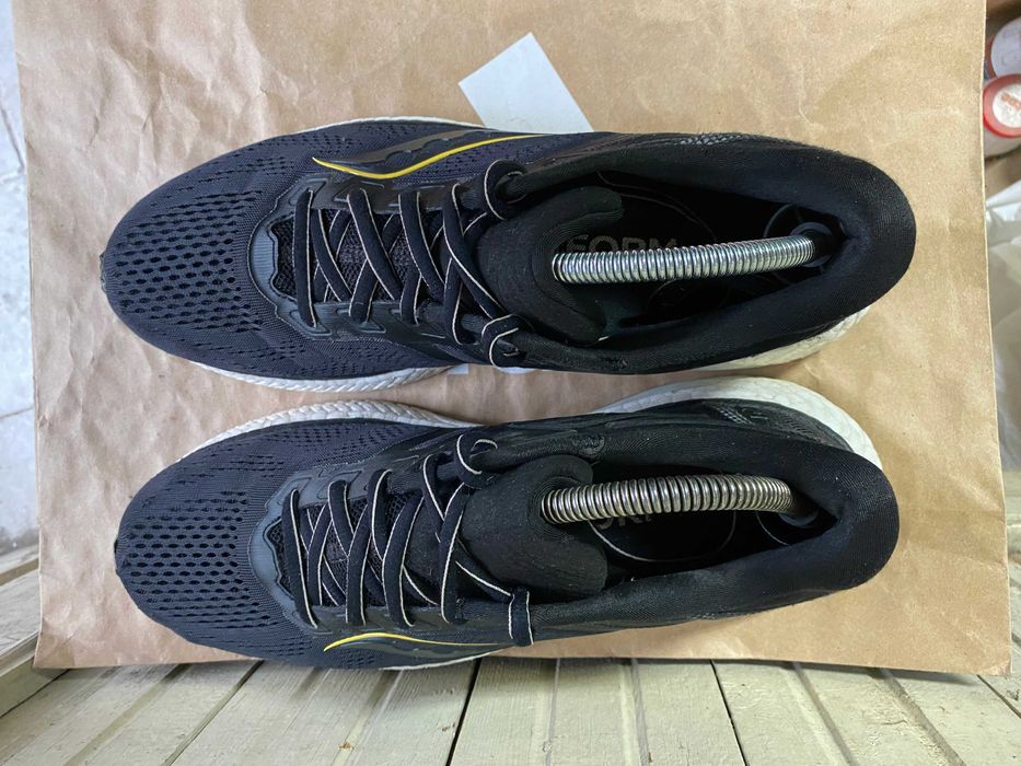 ''Saucony Hurricane 23''оригинални маратонки 44 номер