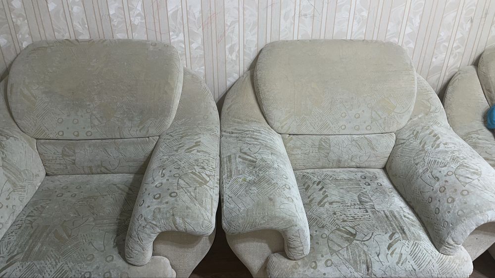 Продам диван б/у срочно