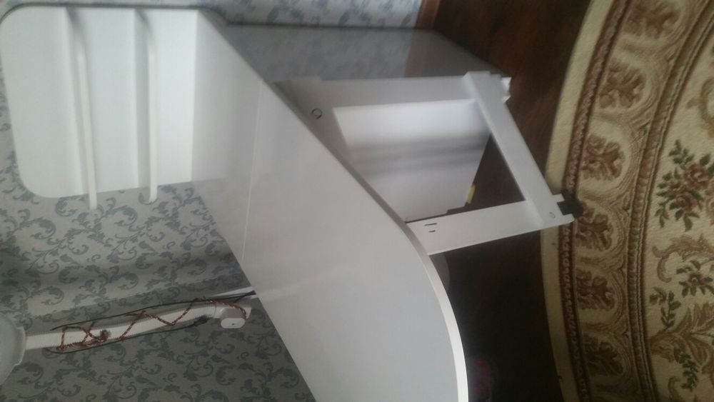 Маникюрный стол ( стол для маникюра)