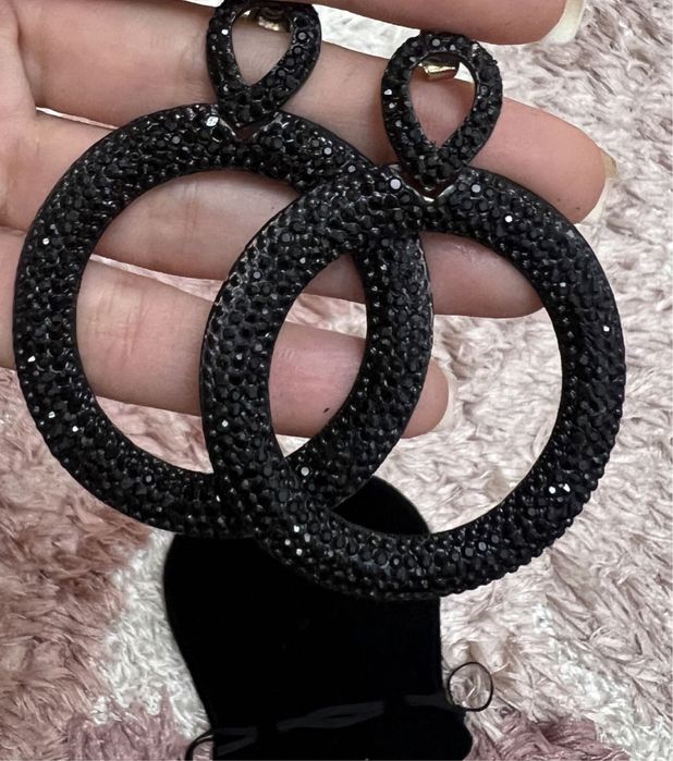 Cercei eleganti diferite modele