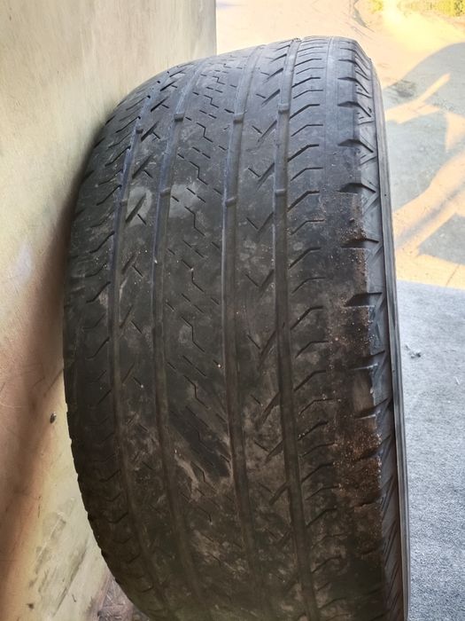 Автошины в количестве 2 штук